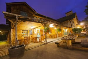 thumbnail: Bar (on property)