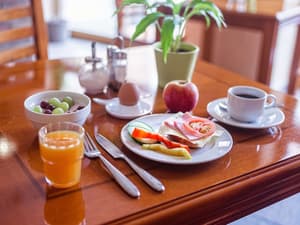 thumbnail: Breakfast area