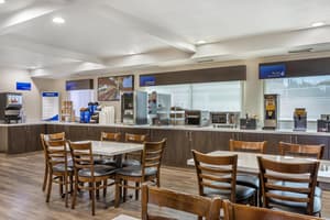 thumbnail: Breakfast area