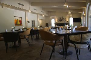 thumbnail: Restaurant