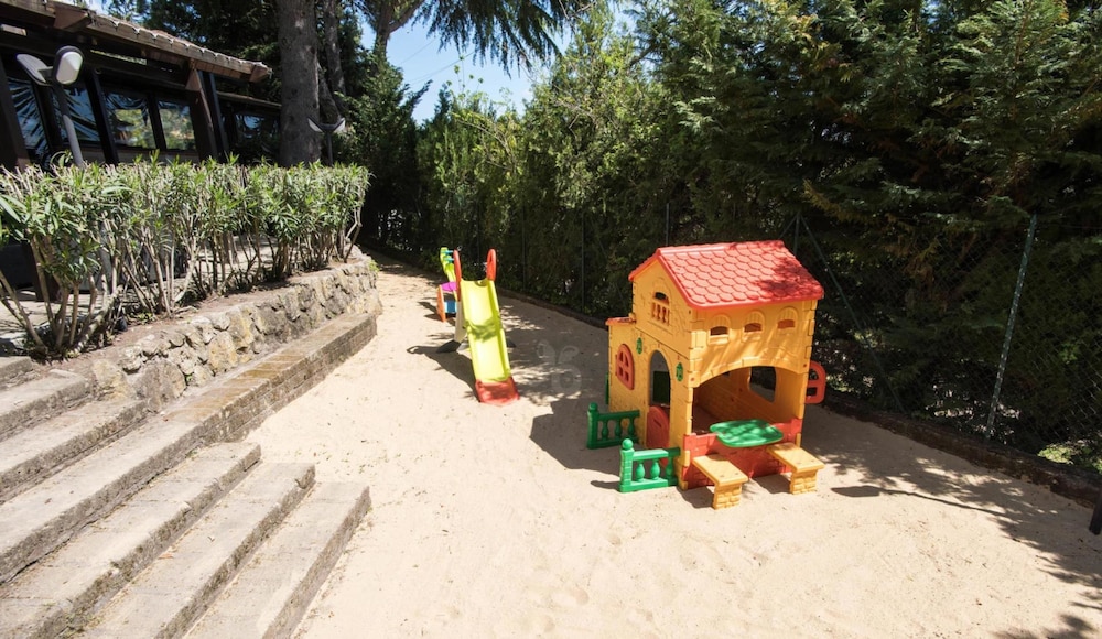 Children's play area - outdoor
