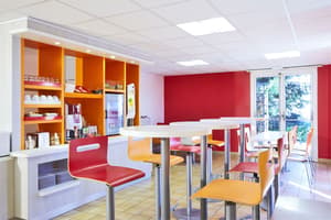 thumbnail: Breakfast area