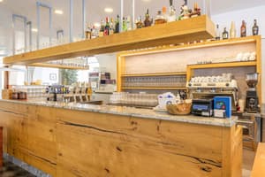 thumbnail: Bar (on property)