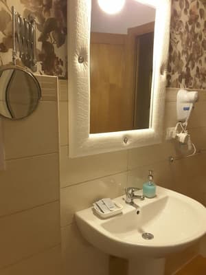 thumbnail: Bathroom sink