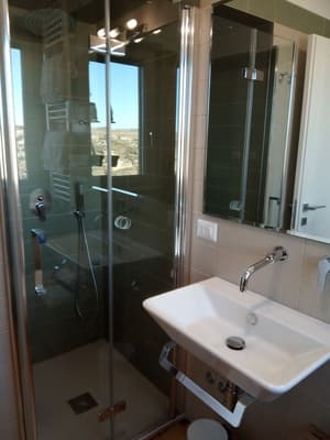 thumbnail: Bathroom sink