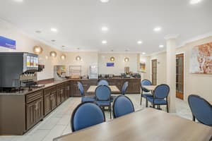 thumbnail: Breakfast area