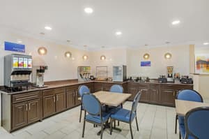 thumbnail: Breakfast area