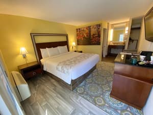 thumbnail: Room