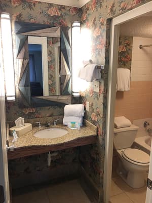 thumbnail: Bathroom shower