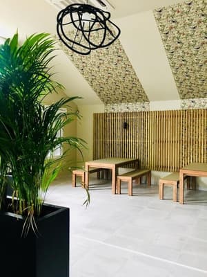 thumbnail: Lobby sitting area