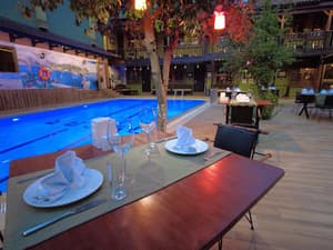 thumbnail: Restaurant