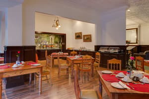 thumbnail: Restaurant