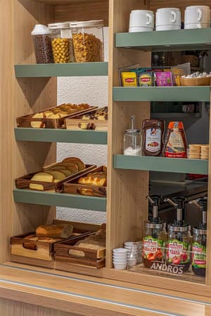 thumbnail: Breakfast area