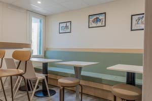 thumbnail: Breakfast area