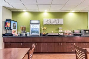 thumbnail: Breakfast area