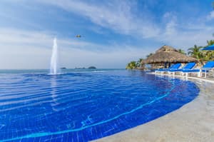 thumbnail: Infinity pool