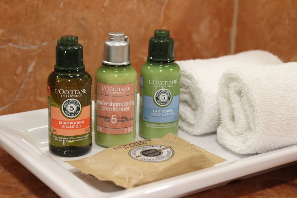 Bathroom amenities