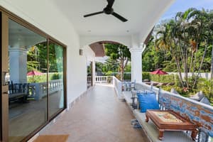 thumbnail: Terrace/patio