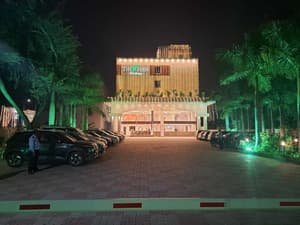 thumbnail: Front of property