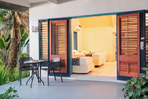 thumbnail: Concierge desk