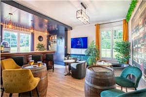 thumbnail: On-Site,Bar/Lounge