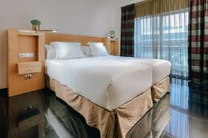 thumbnail: Guest Room,On-Site