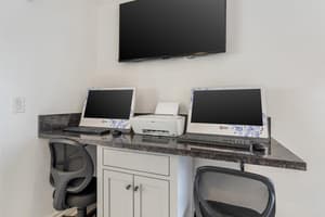thumbnail: Business center