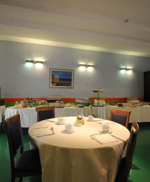 thumbnail: Restaurant