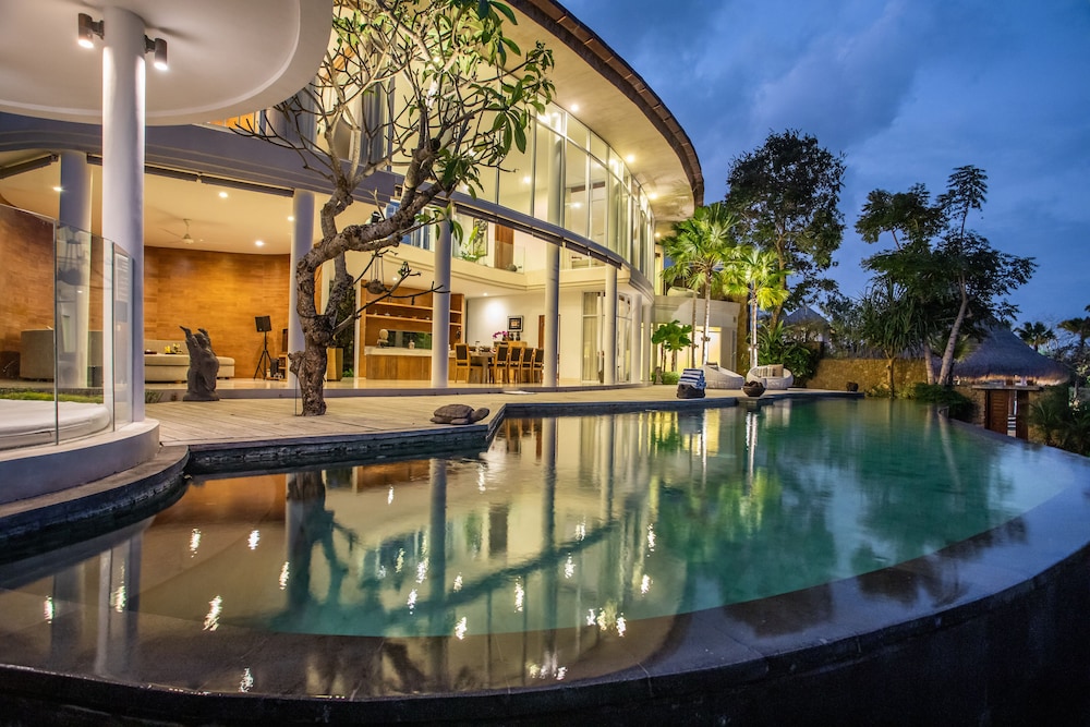 Private pool