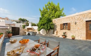 thumbnail: Outdoor dining
