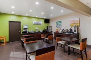thumbnail: Breakfast area