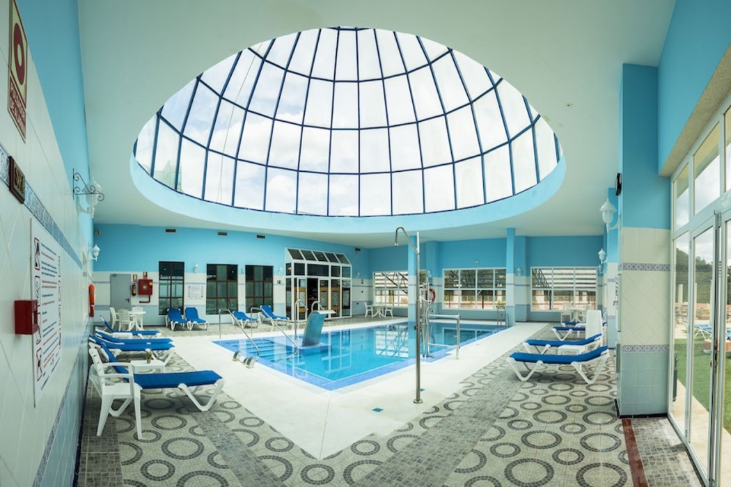 Swimming pool-spa