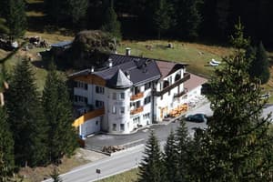 thumbnail: Exterior