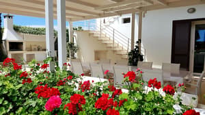 thumbnail: Exterior
