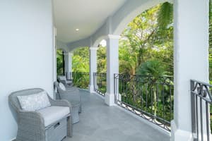thumbnail: Interior