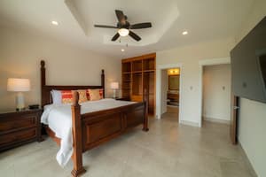 thumbnail: Interior