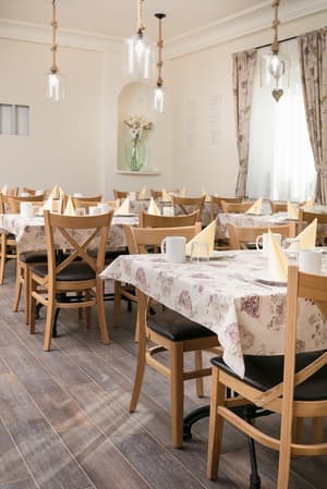 thumbnail: Breakfast area