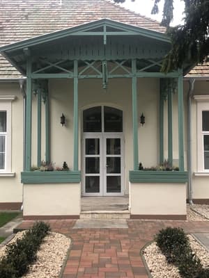 thumbnail: Exterior