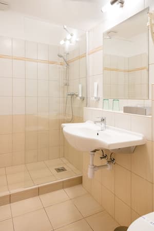 thumbnail: Bathroom shower