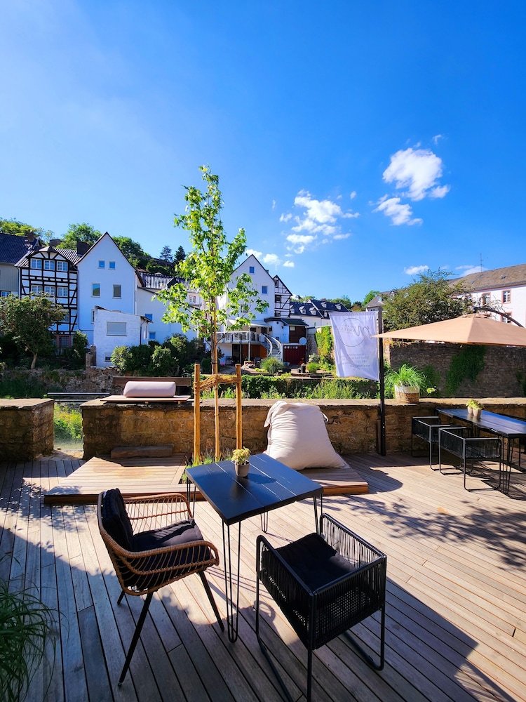 Sundeck