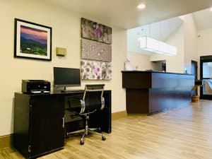 thumbnail: Business center