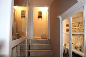 thumbnail: Interior entrance