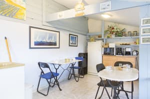 thumbnail: Breakfast area