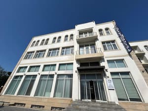 thumbnail: Front of property