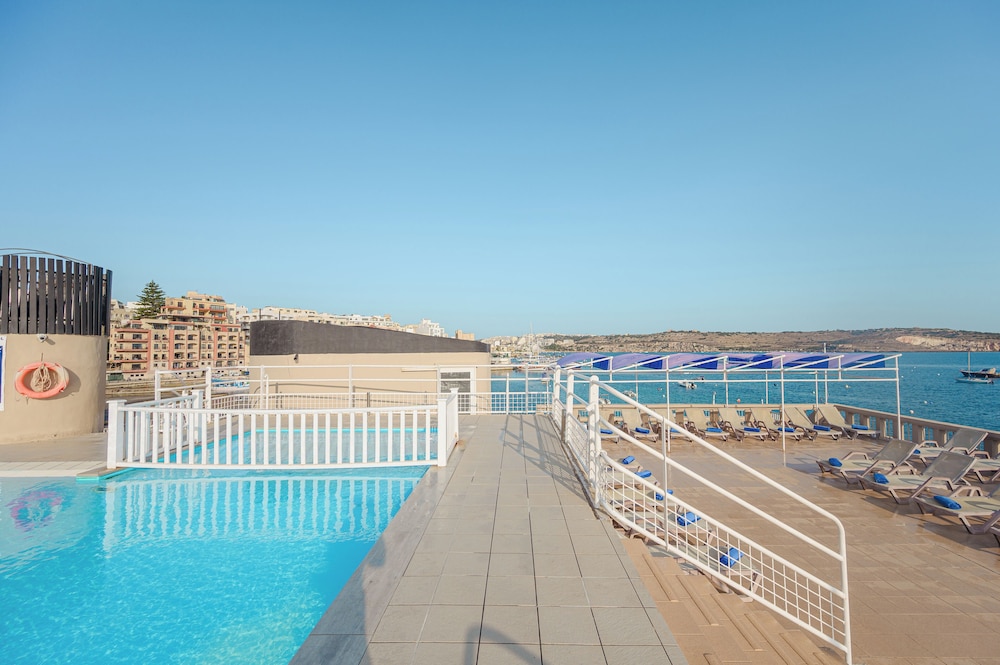 Rooftop pool