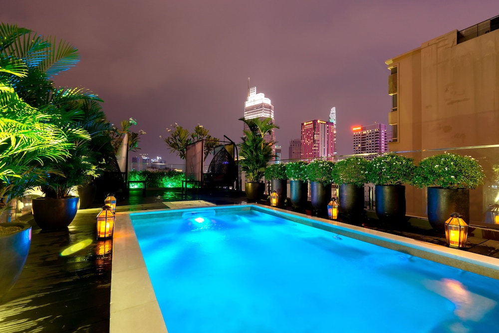 Rooftop pool