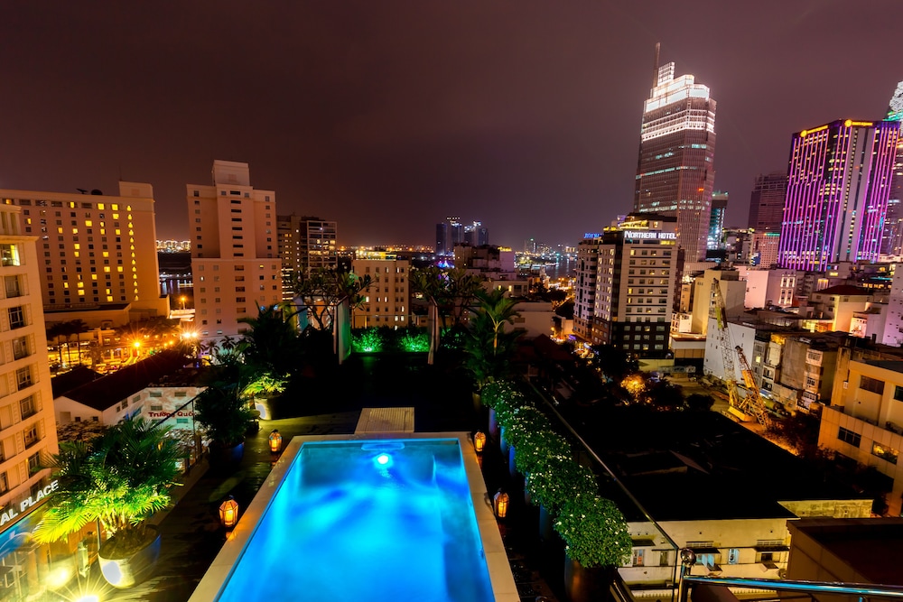 Rooftop pool