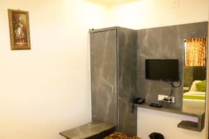 thumbnail: Interior detail