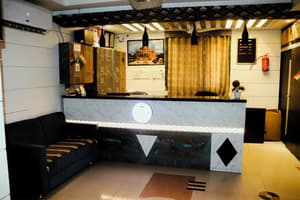 thumbnail: Lobby sitting area