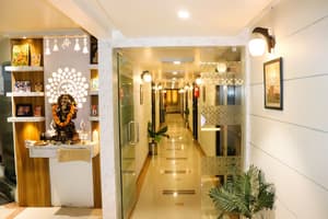 thumbnail: Interior entrance